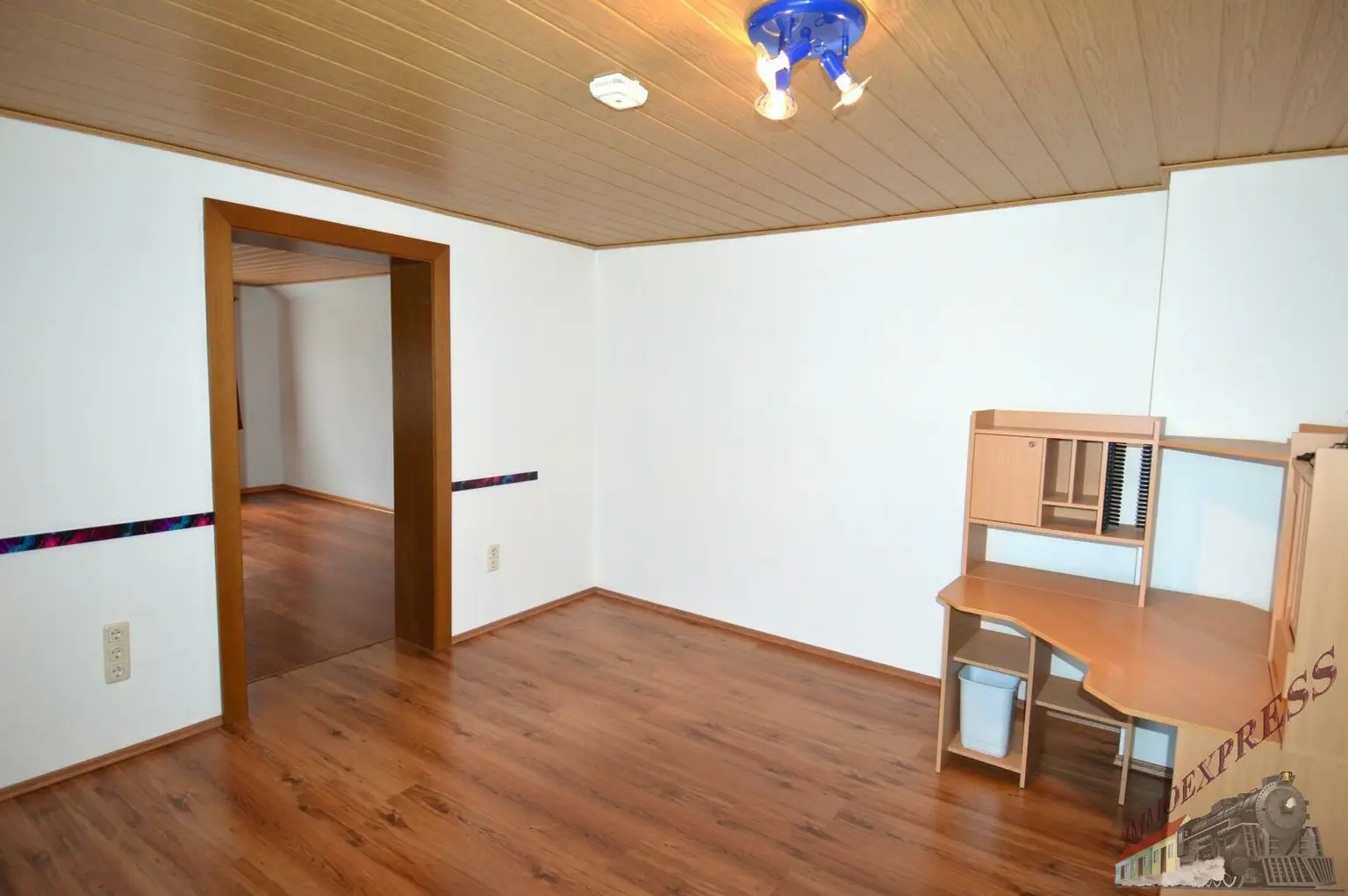 Ein-/ Zweifamilienhaus in ruhiger Aussichtslage