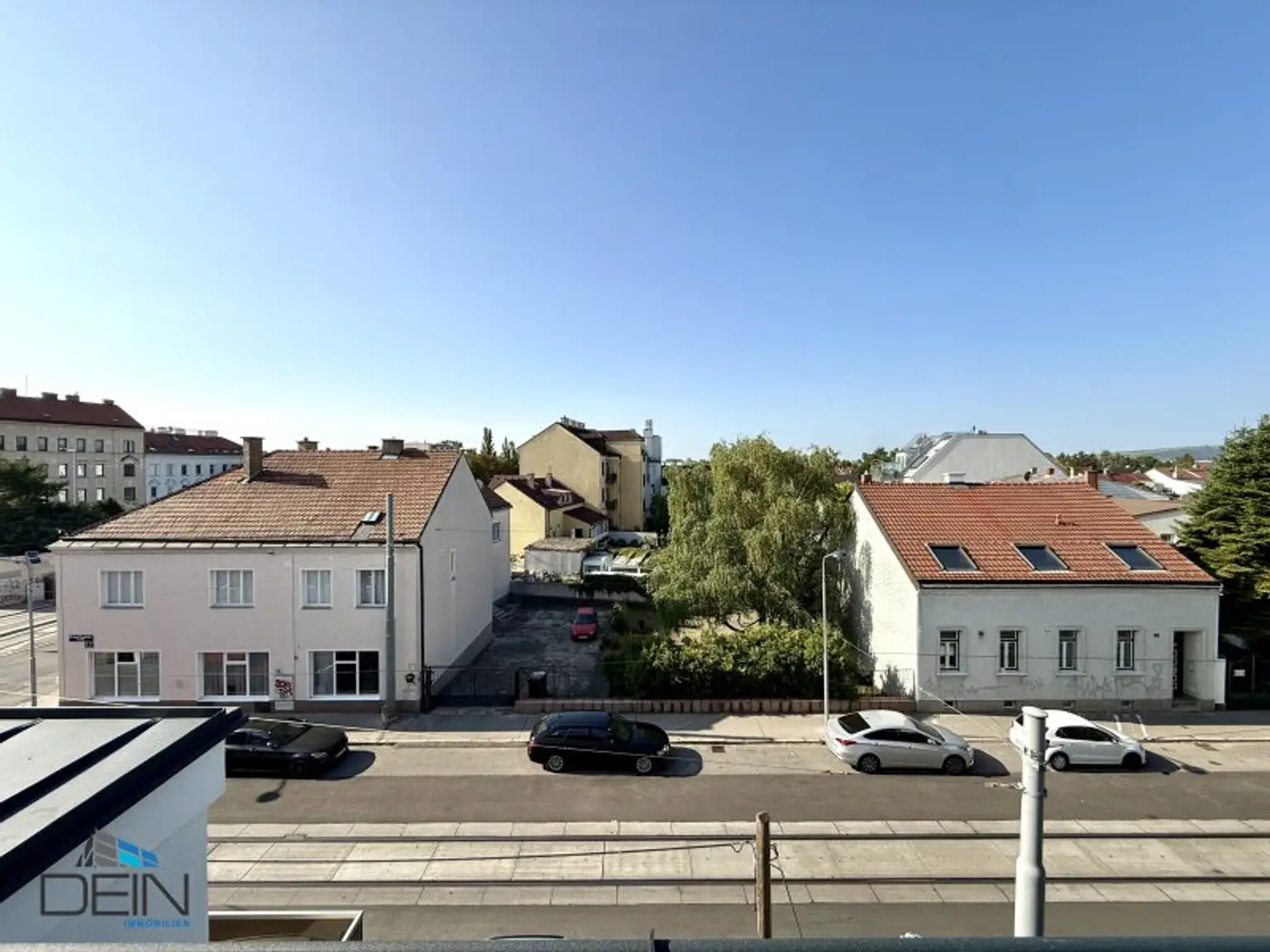 PROVISIONSFREI! EXKLUSIVE 3 ZIMMER DG-WOHNUNG MIT EINER KLEINEN TERRASSE IN STAMMERSDORF!