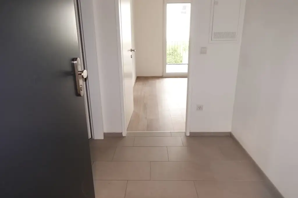 Zweitbezug, HOFSEITIGE BALKON-2 Zimmer-Neubauwohnung