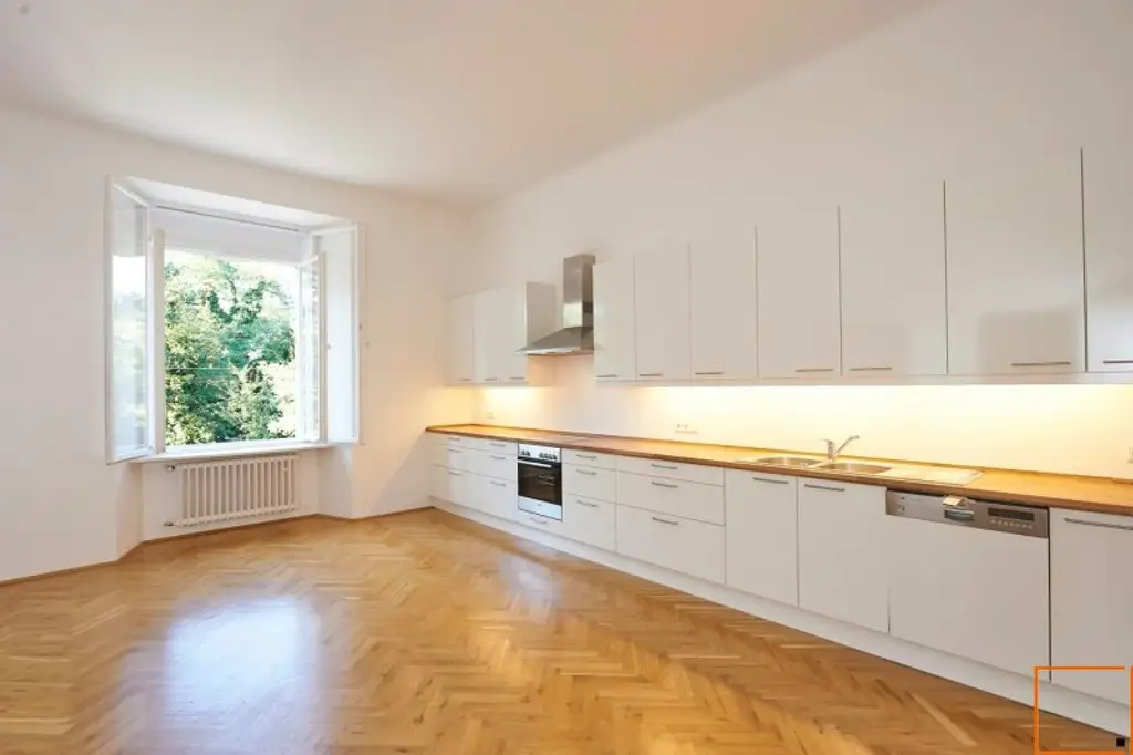 Repräsentative Palaiswohnung beim Theresianum