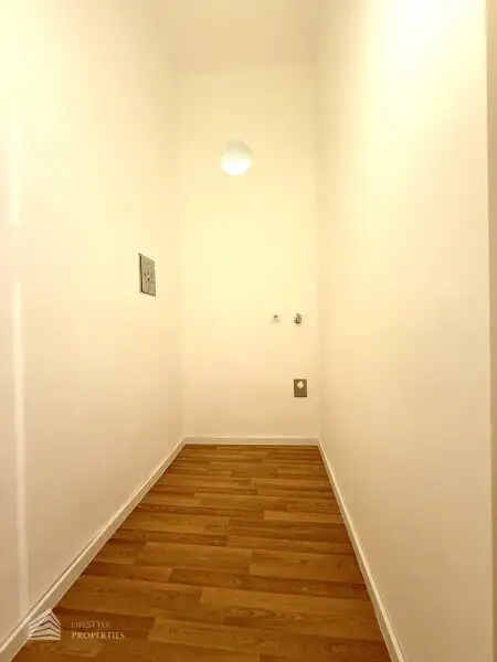 Helle 3 - Zimmer Wohnung, unbefristet, Nähe Theresianum