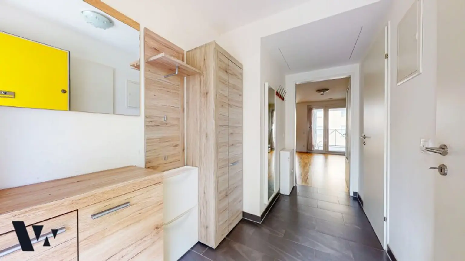 VOLLMÖBLIERTE MAISONETTE MIT LOGGIA IN DONAUSPITAL NÄHE