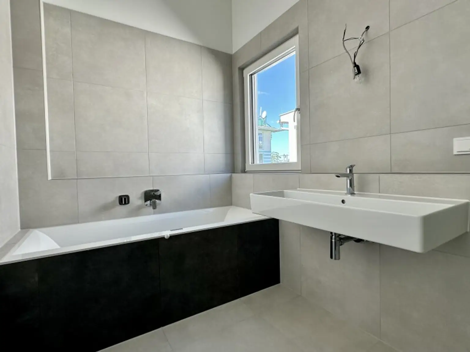 5 Zimmer auf 3 Ebenen! 2 Badezimmer! U1 und U2 gut erreichbar! Alte Donau! Provisionsfrei für den Käufer!