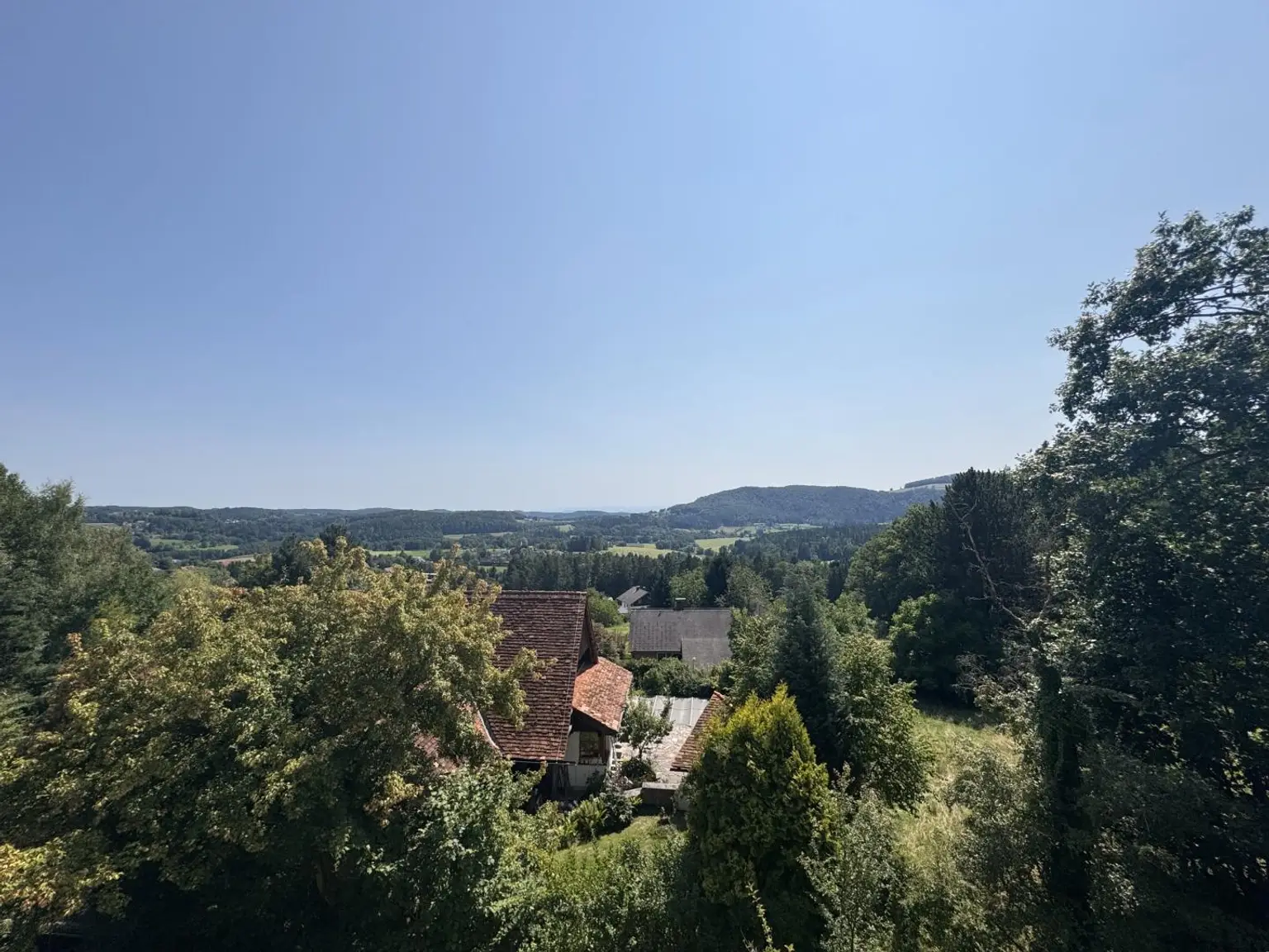 Großzügiges Wohnhaus mit 4 Wohneinheiten in herrlicher Aussichtslage - nähe Graz