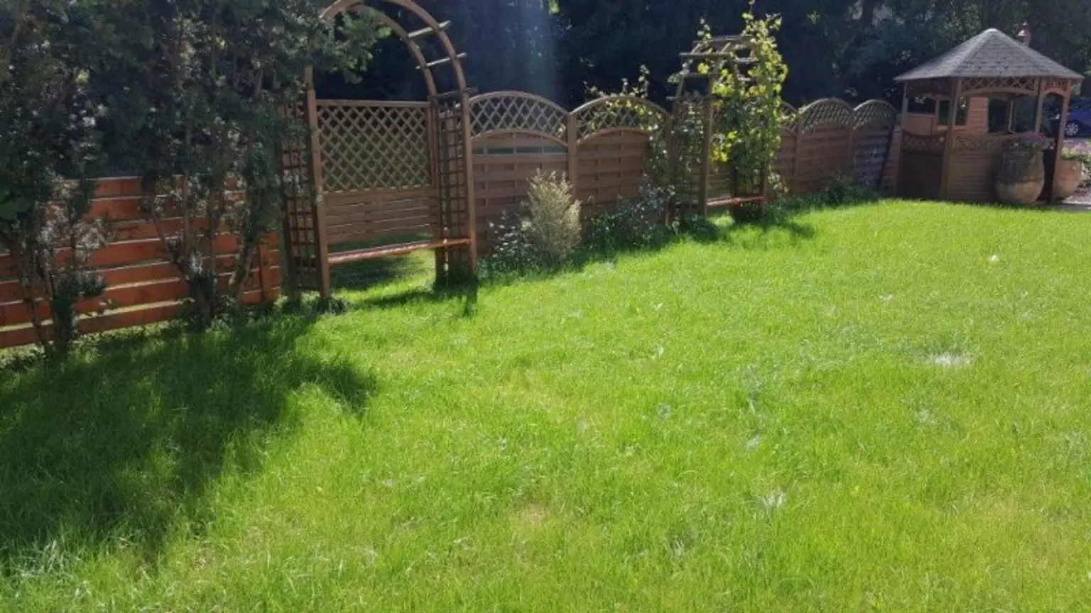 *** UNBEFRISTET *** KFZ STELLPLATZ *** GEMEINSCHAFTSGARTEN ***