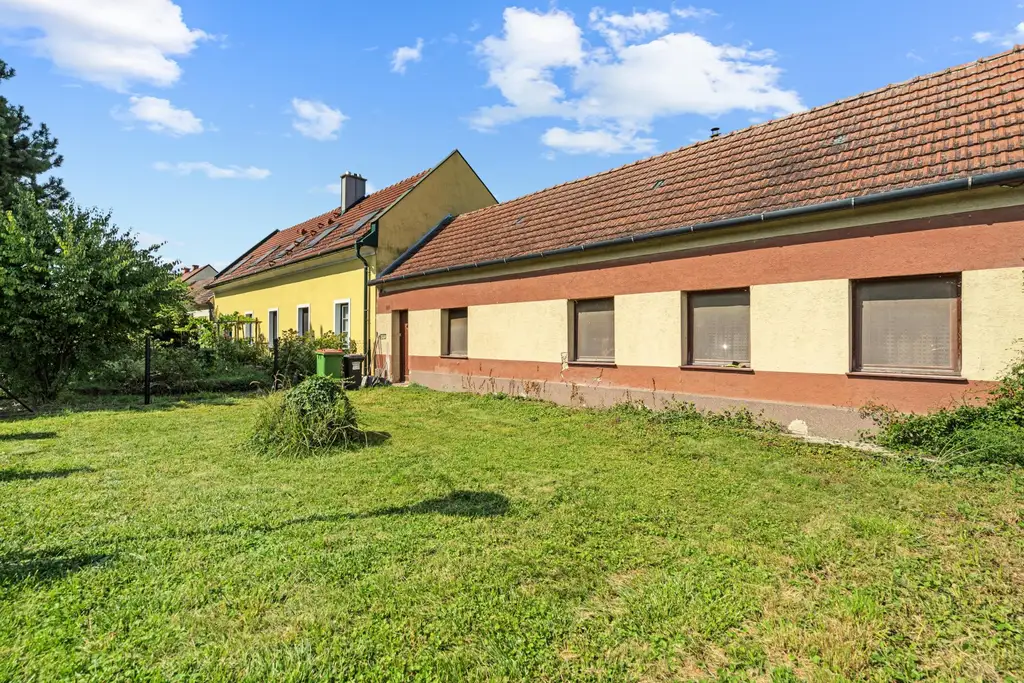 "Ihr Projekt mit Potenzial - Sanierungbedürftiges Haus in ruhiger Dorflage!"