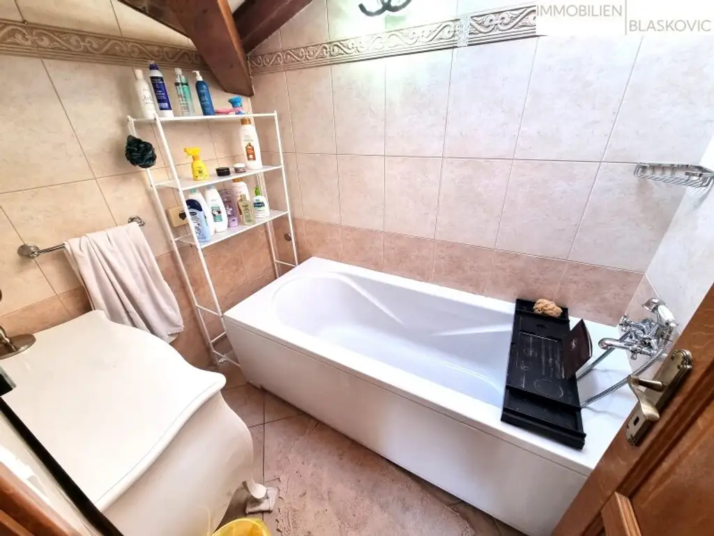 Porec Umgebung - Attraktives Steinhaus mit 2 Appartements und Pool/Wellness