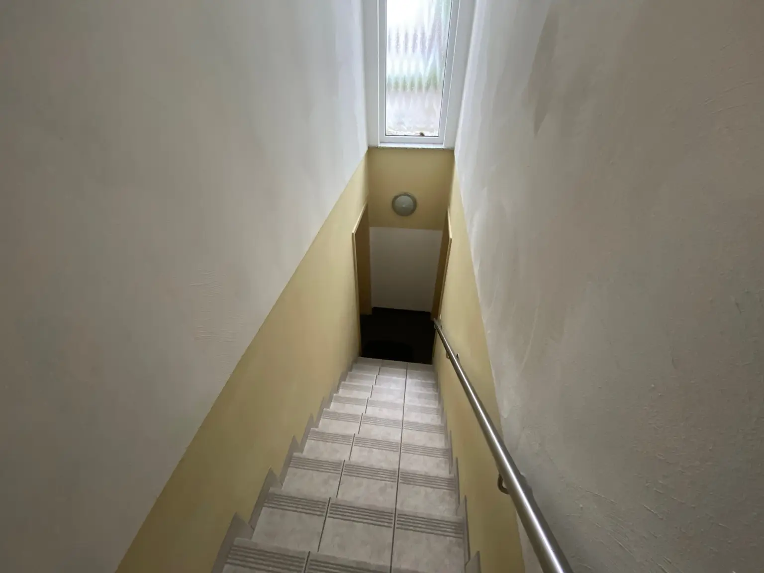 Treppe zum Untergeschoss