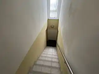 Treppe zum Untergeschoss