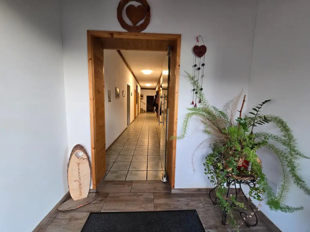 Großes Haus für Visionäre in Aussichtslage (Buschenschank, Weingärten)