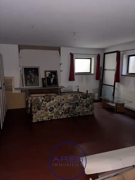 Villa mit Teich in Einzellage mit arrondierten ca. 5,6 ha großen Eigengrund