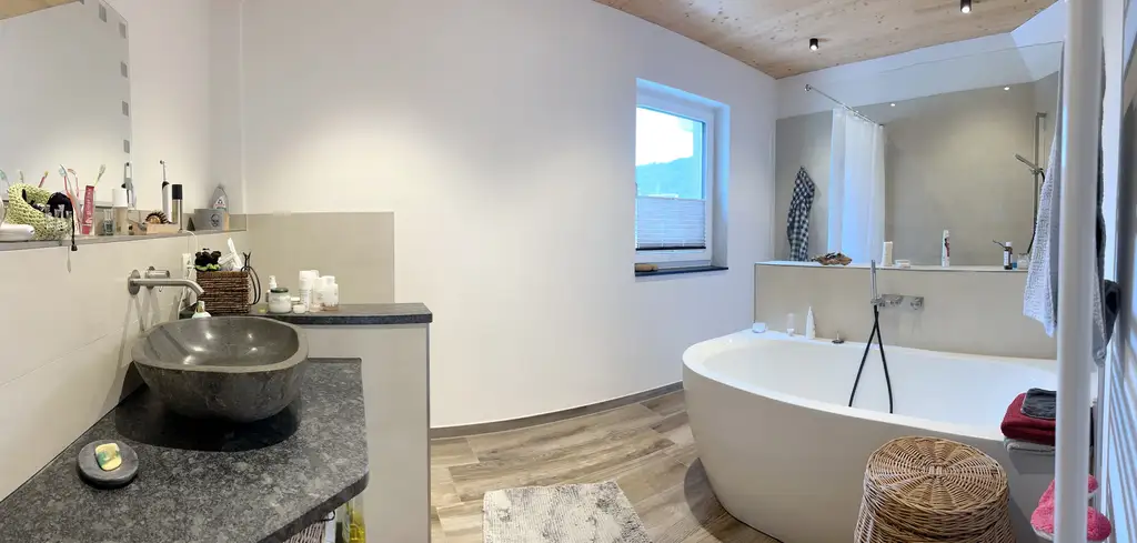 Exklusives Luxusdomizil mit zwei Mietwohnungen!