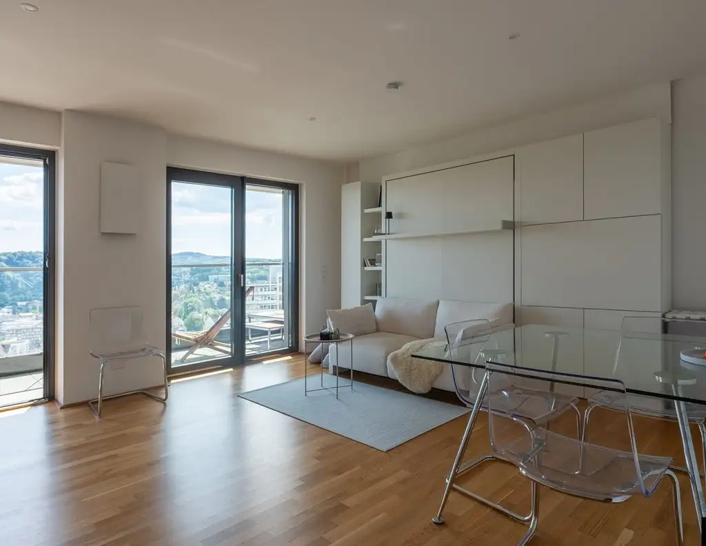 LINZ: Bruckner Tower. Sonniges Micro Loft mit traumhafter Aussicht