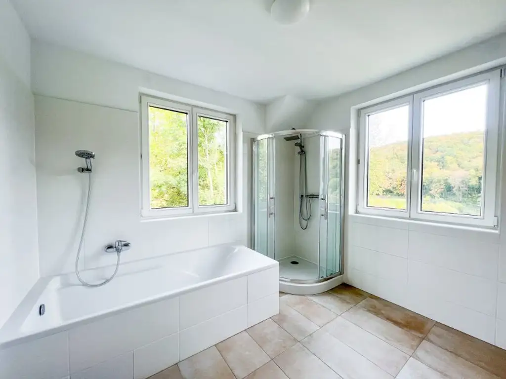 112 m2 Dachgeschosswohnung mit 11 m2 Balkon in Untermauerbach in absoluter Grünruhelage!