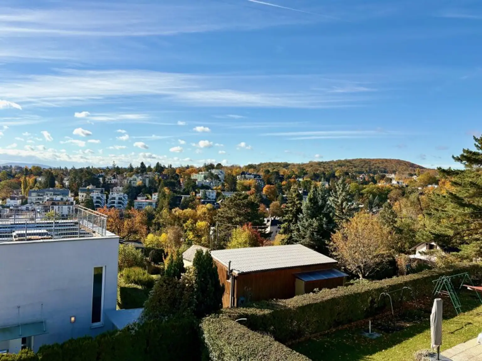 LUXUS-KLEINGARTENHAUS IM ALLEINEIGENTUM MIT WUNDERSCHÖNEM BLICK AM HACKENBERG