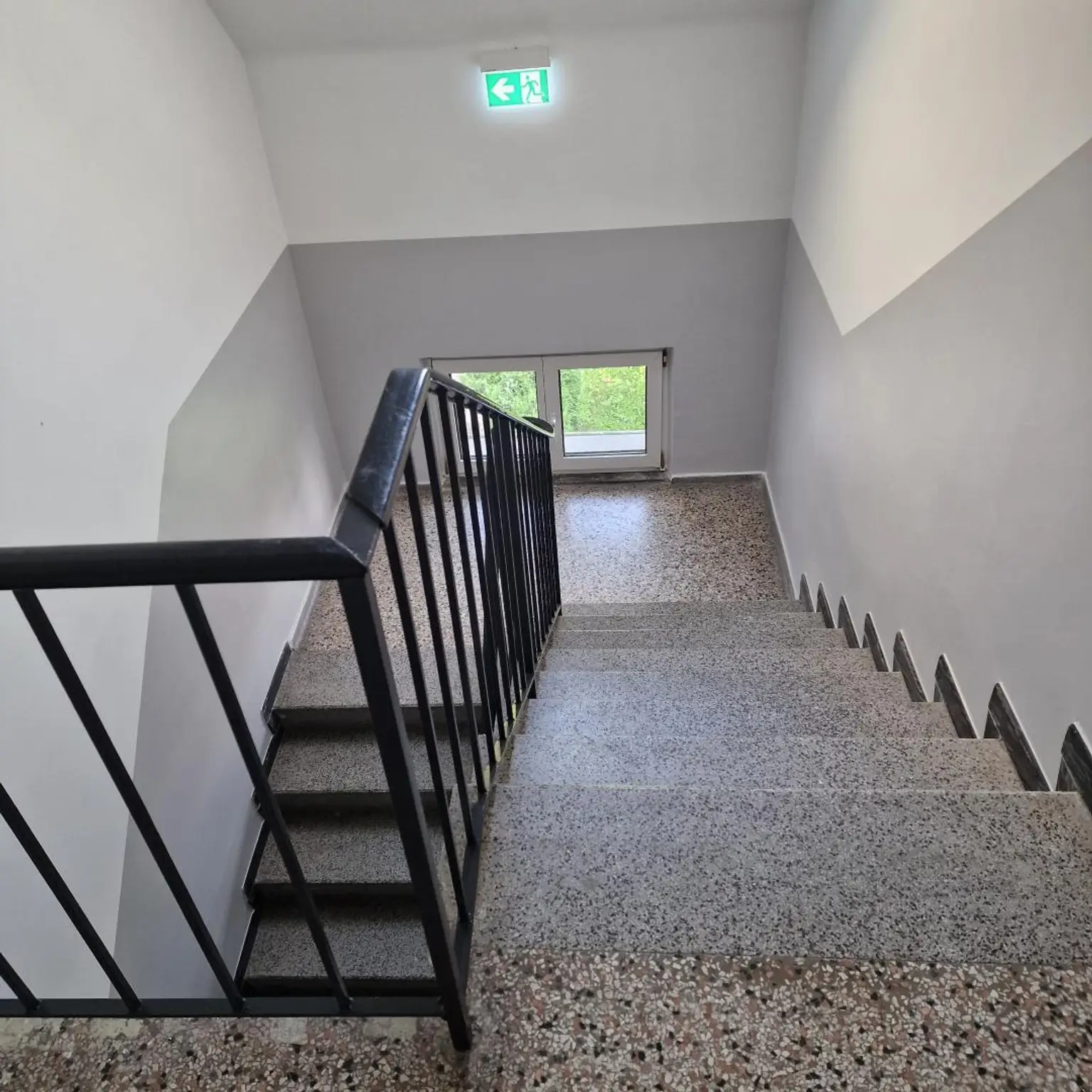 Sanierte 2,5-Zimmer-Wohnung mit neuwertiger Küche!