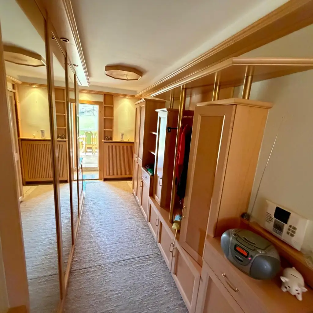 Wohnen in Aussichtslage mitten in der Natur auf  8 Ha. Grund, ehemalige Hofstelle!