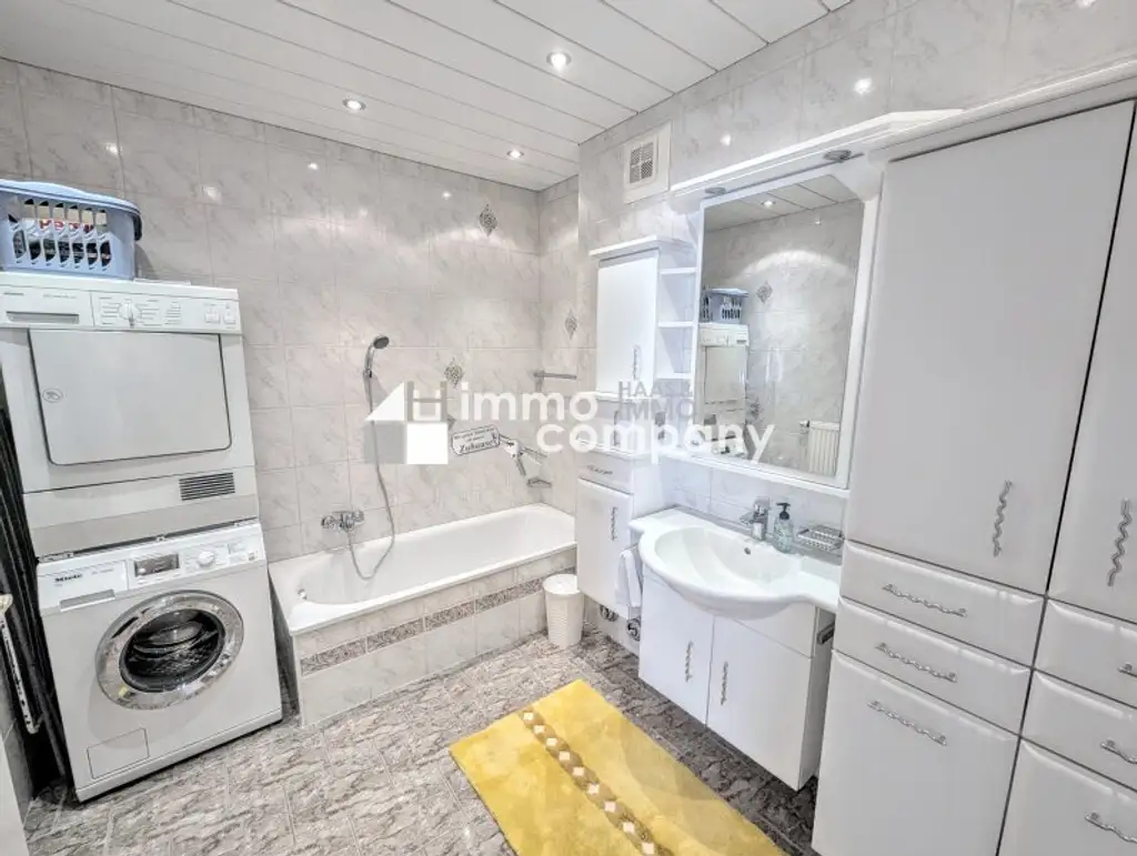 Wohnen am Mattsee: Stilvolle 4-Zimmer-Wohnung mit Balkon und Tiefgarage!