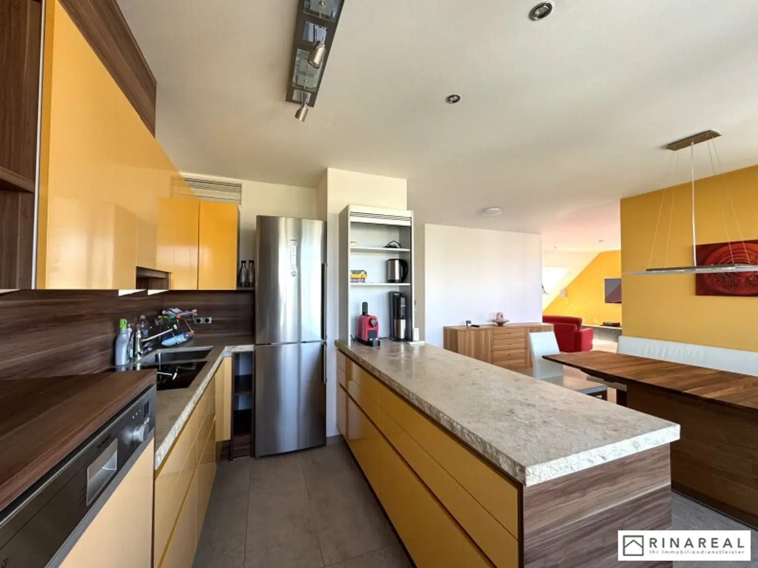HUTWEIDENGASSE | Exklusives Penthouse mit traumhafter Dachterrasse | 3 Zimmer | ca. 99 m² Wohnfläche | teilmöbliert | zzgl. Duplex-Stellplatz