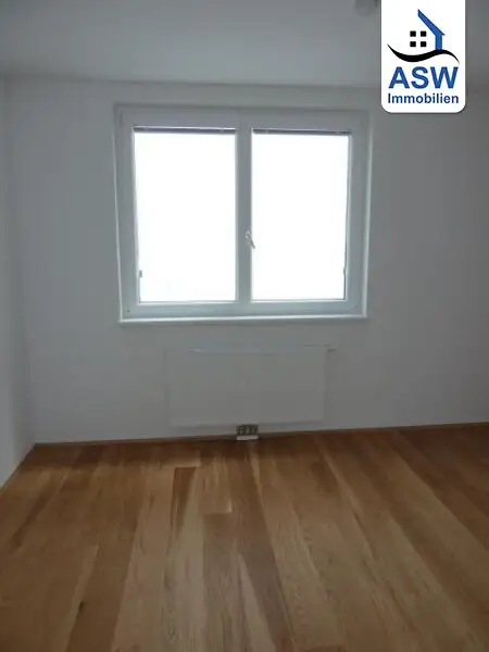 Moderne 3-Zimmerwohnung mit offener Schlafgalerie in U-Bahn-Nähe