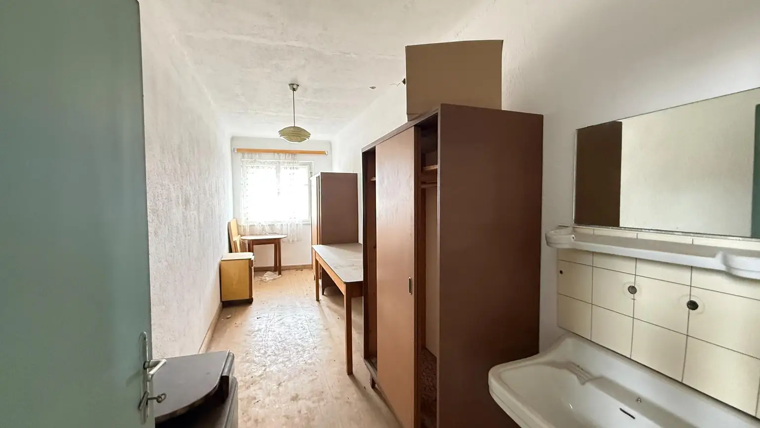 eines der Zimmer im OG