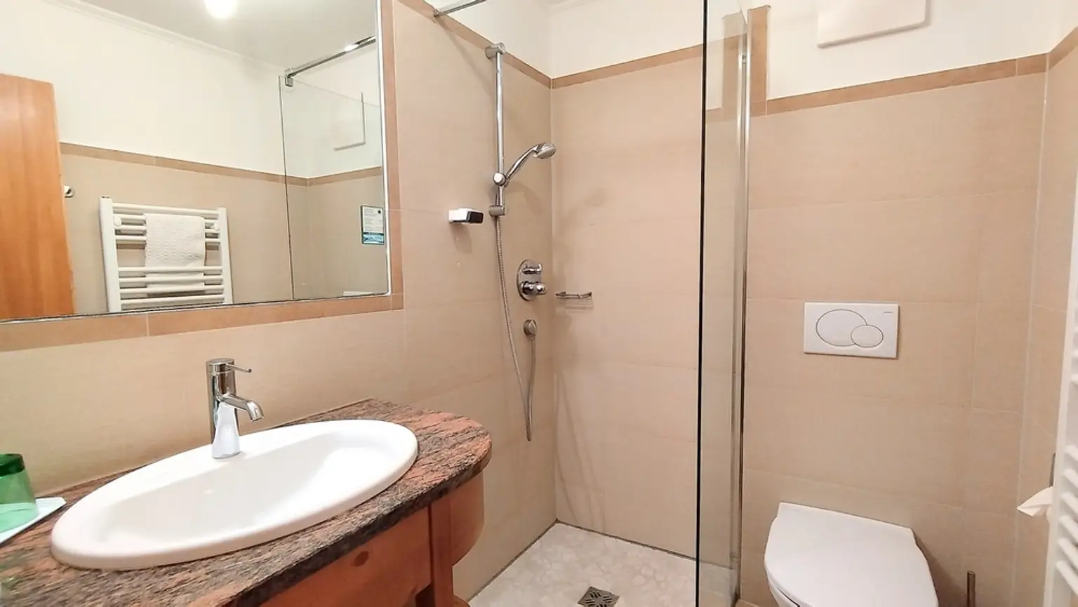 Schöne Frühstückspension sucht neuen Pächter - Pachtreduzierung für die ersten Saison !