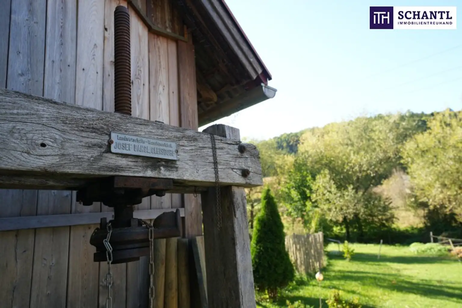 SENSATIONELLES JUWEL! Exklusiver Vierkanthof im Thermenland Steiermark – Wohnen, Reiten & Leben mit Pool und Natur!