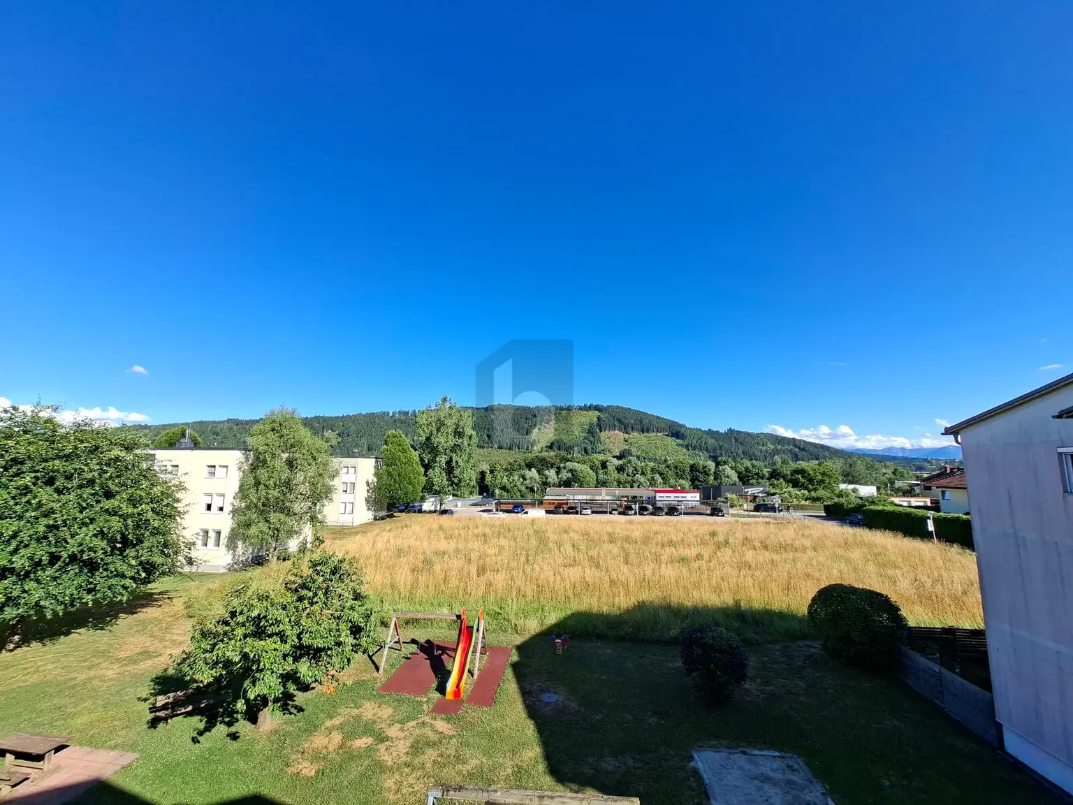 TOLLE RAUMAUFTEILUNG IN RUHIGER LAGE