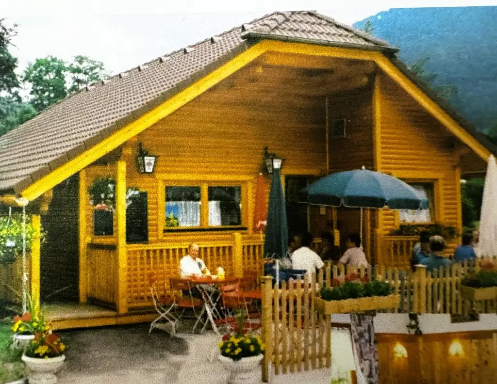 Ihr Lokal gleich neben der Zahnradbahn