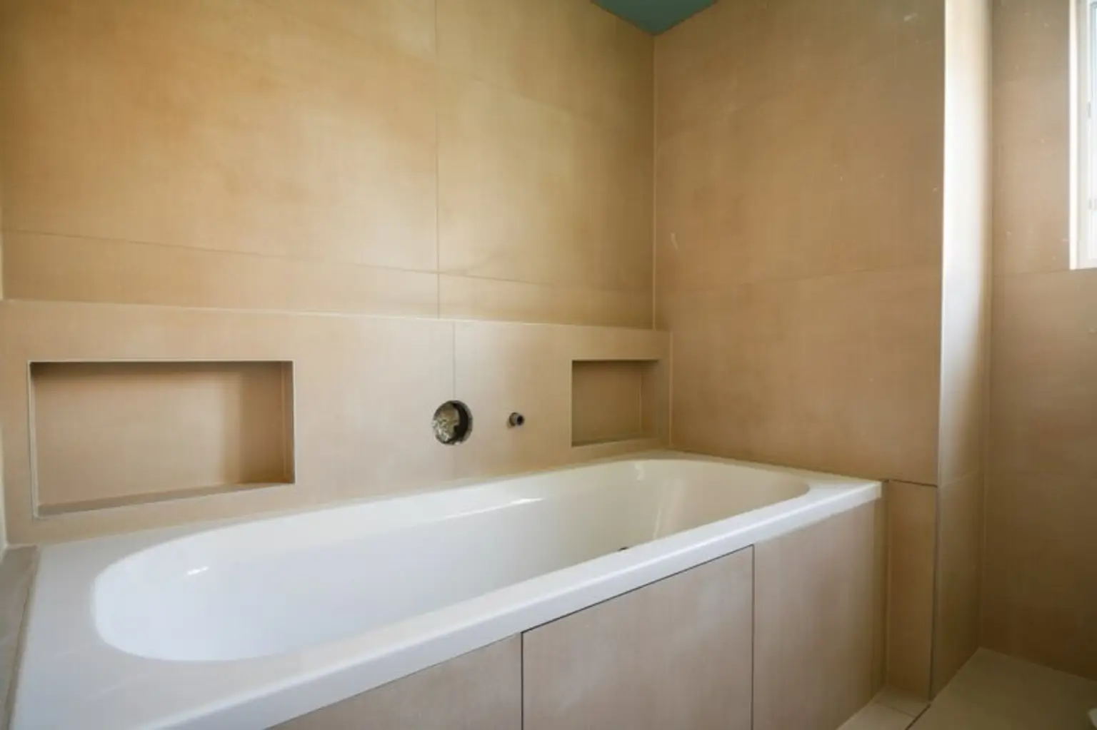 THE UNIQUE HILL SIDE RESIDENCES