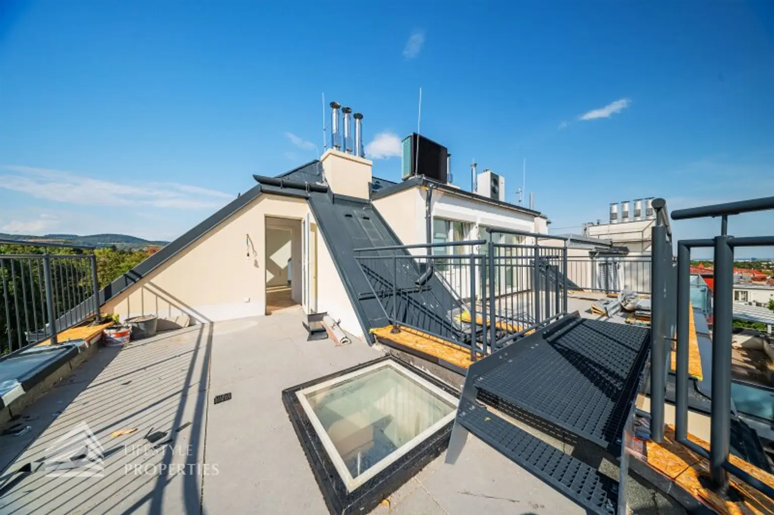 Exklusive 3-Zimmer DG-Wohnung, Nähe Pötzleinsdorfer Schlosspark by Lifestyle Properties, Stock-im-Eisen-Platz 3