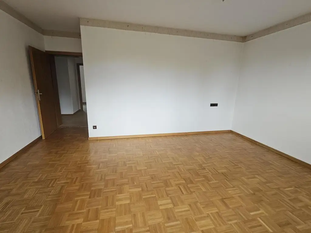 Gut geschnittene Wohnung in wunderschöner Lage am Sonnenplateau