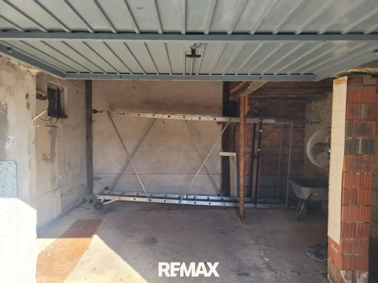 10 Garage