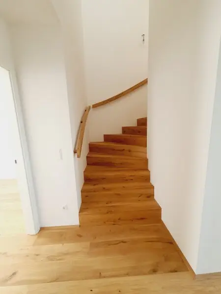 ERSTBEZUG - Sonnige Dachmaisonette mit 45m² Terrasse beim Hoffmann Platz