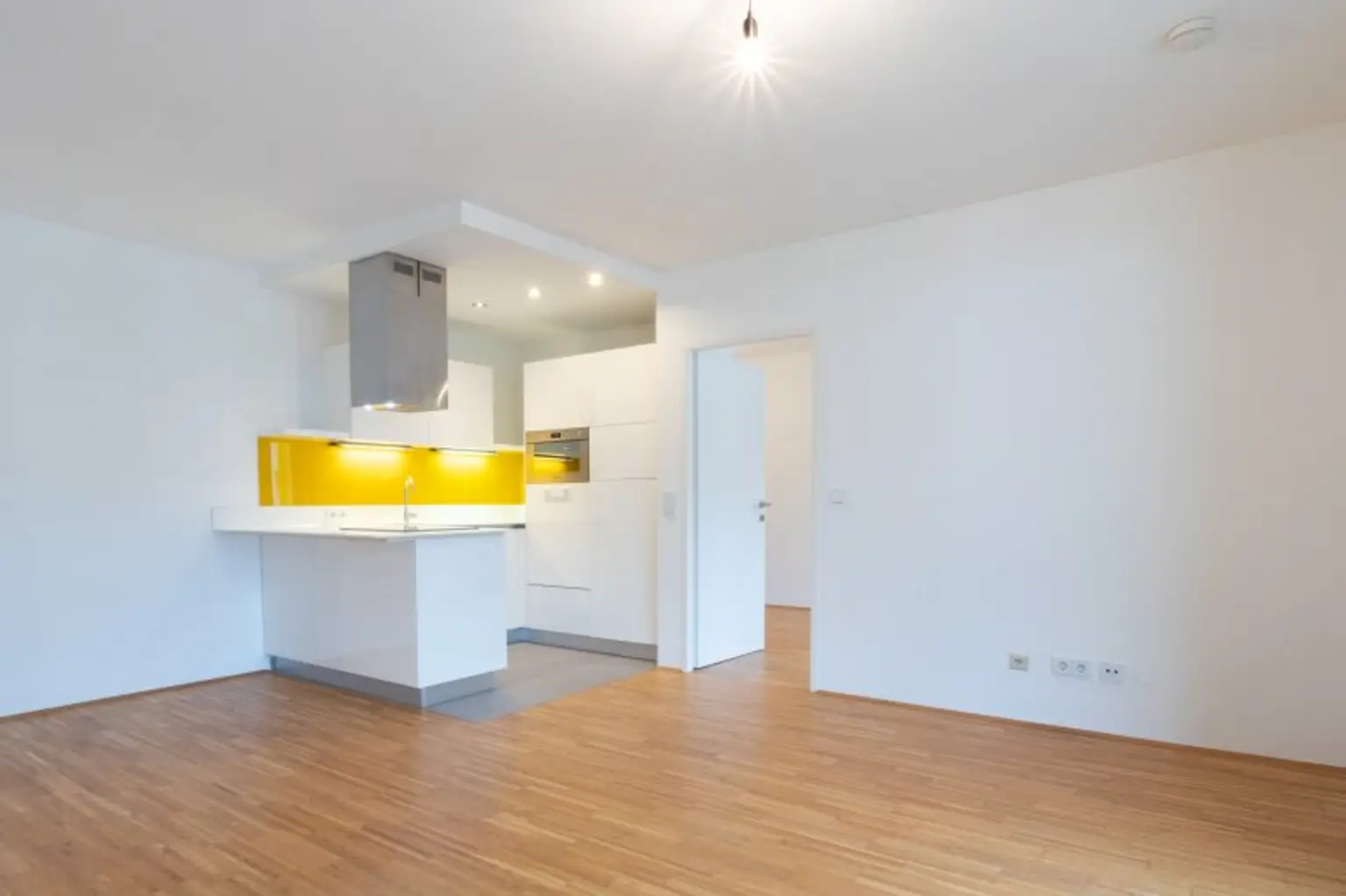 HOFSEITIG! ruhige 3-Zimmer-Wohnung mit bester Ausstattung!