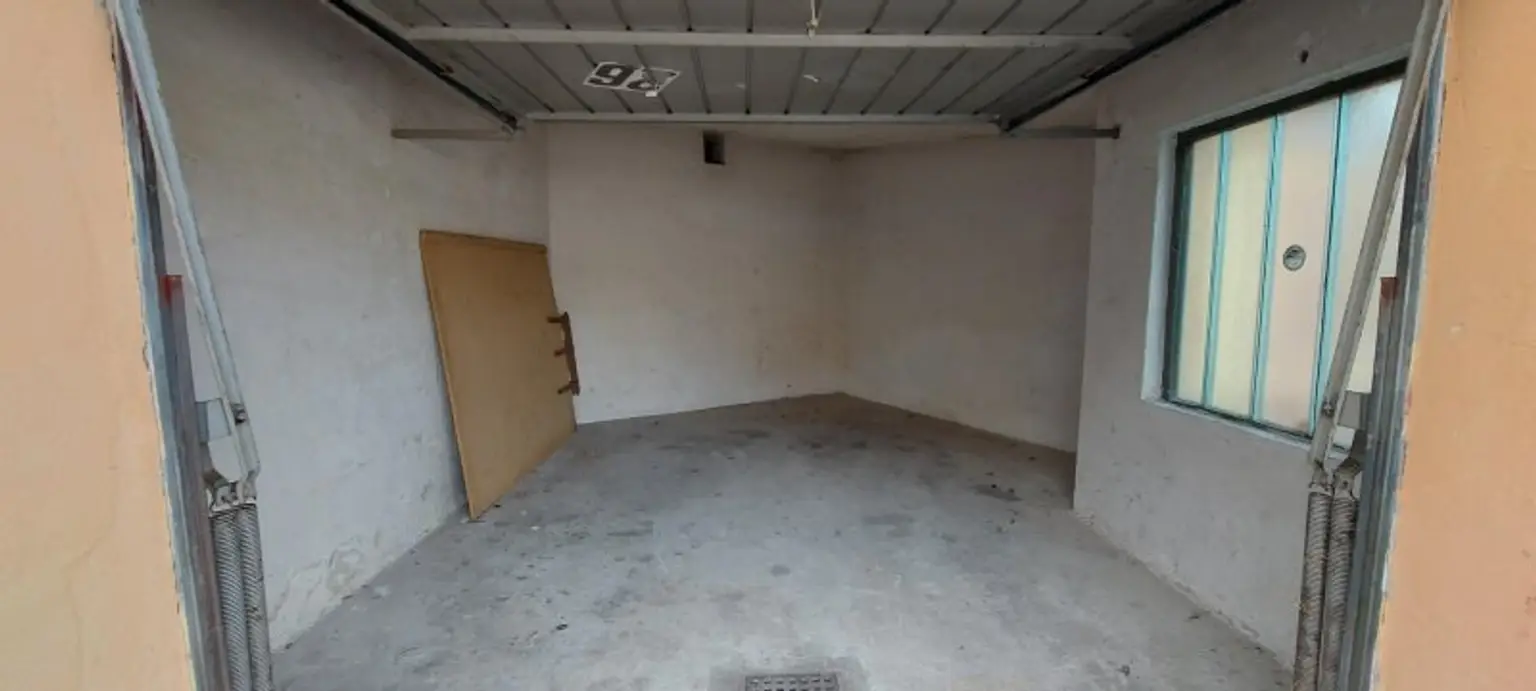 Ehemaliger Schauraum mit Werkstatt