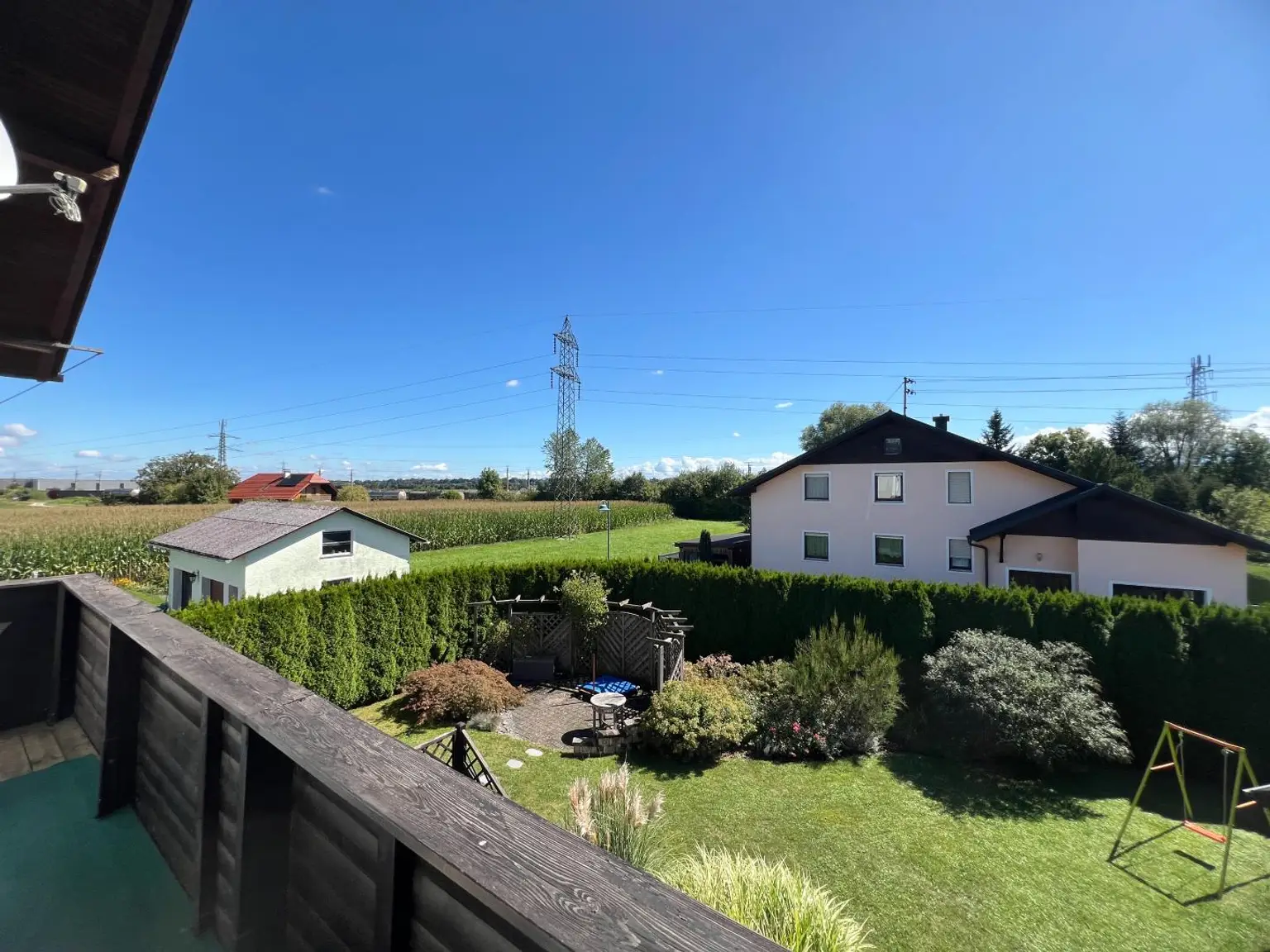 OPEN HOUSE! Großzügiges leistbares Wohnhaus mit 3 getrennte Wohneinheiten, Traumgarten, Doppelgarage und vielen Parkplätzen Tuffeltsham in Redlham