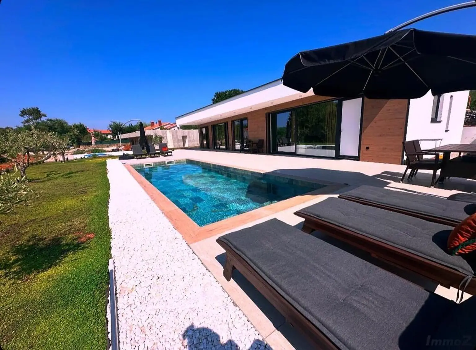 E7362025-7D8E-4F35-A36D-EE7D6DAE1D54_1_105_c