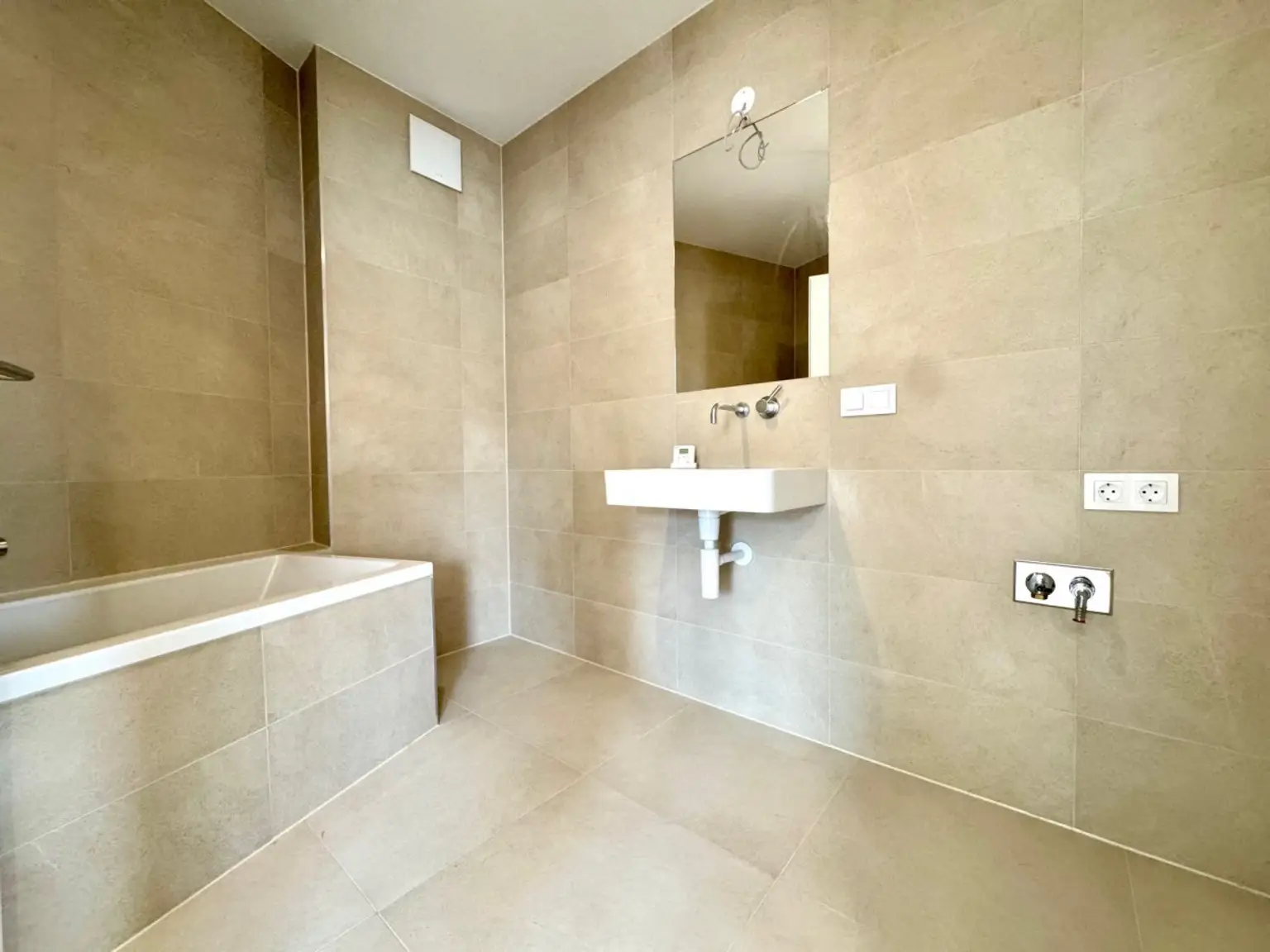 E | ++ NEU ++ Sonnige 3-ZIMMER mit WOHNGEFÜHL & CHARM | Prima Service Immobilien