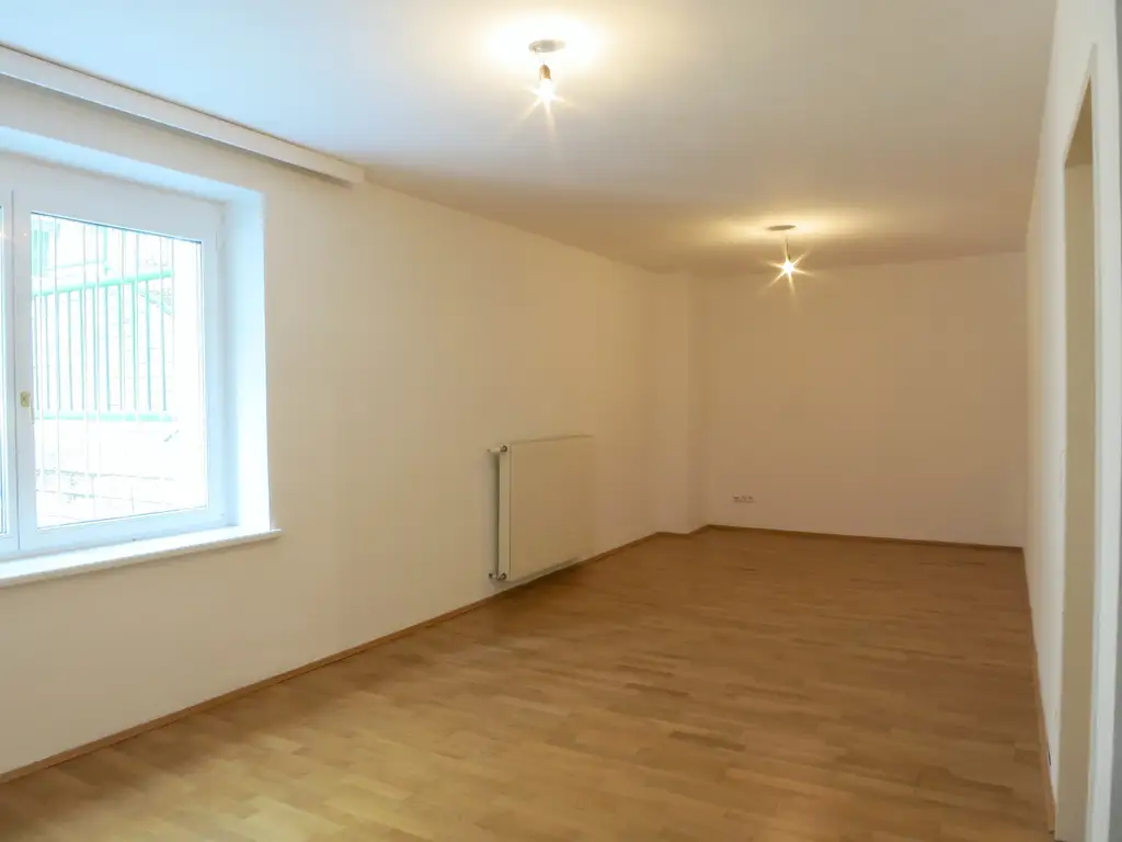 GROSSRAUMGARCONNIERE mit 2 BÄDERN zur unbefristeten Anmietung