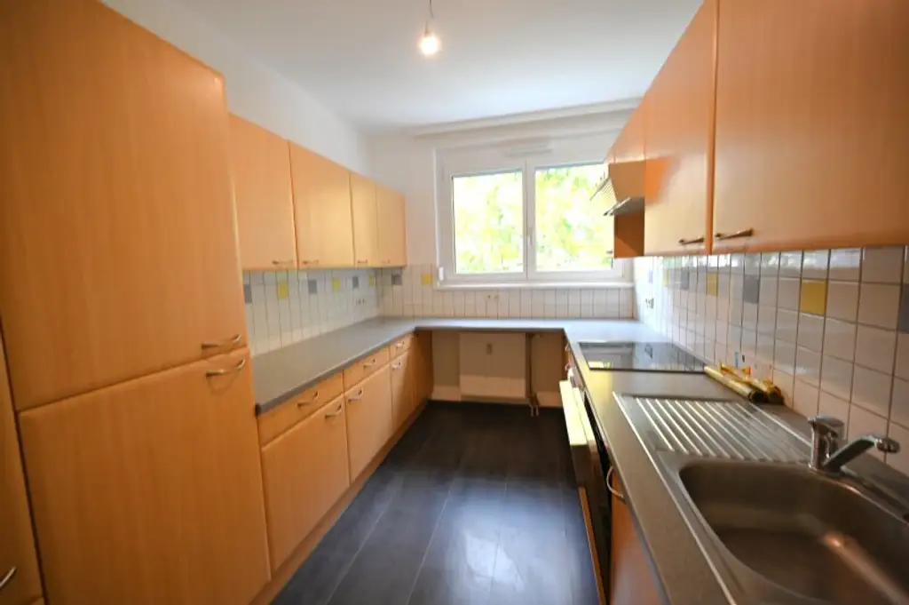 Familienfreundliche Wohnung mit Balkon, Terrasse und Grünblick in Hörsching