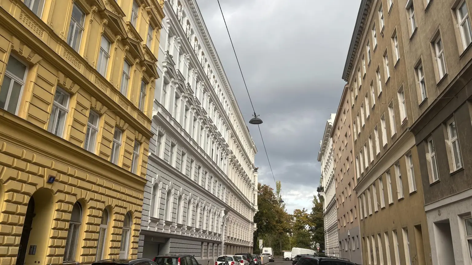 Über den Wolken nahe dem Servitenviertel/Clusiusgasse DG mit Terrasse ca. 11m²!
