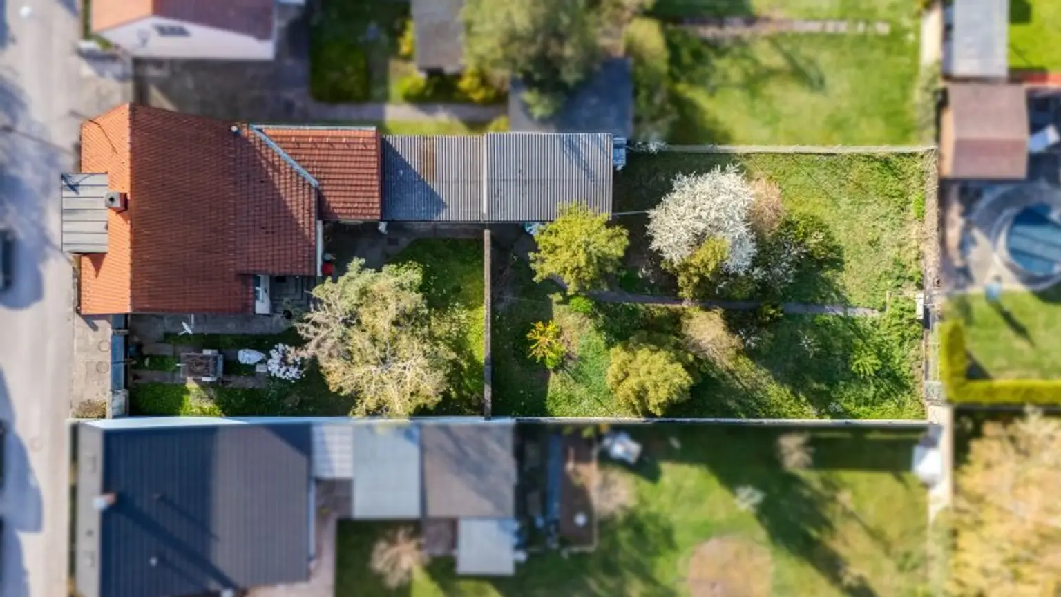 Sanierungsbedürftiges Haus in Untersiebenbrunn! Rohdachboden mit Ausbaupotential!