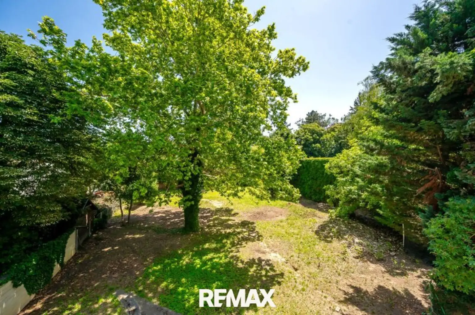 Rarität: Stadt-Villa mit weitläufigem Garten an exklusiver Hietzinger Adresse