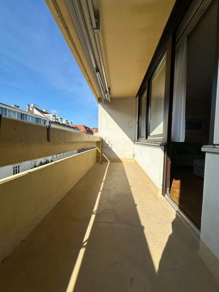 Südseitige 2-Zimmer-Wohnung mit Loggia – hell, ruhig & bestens angebunden