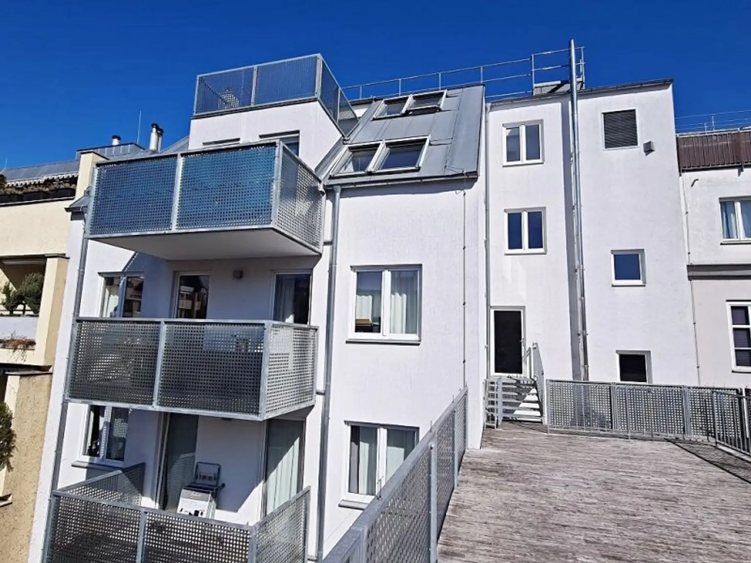 U3-NÄHE, LORYSTRASSE, sonnige 74 m2 Neubau mit 8 m2 Balkon, 2 Zimmer, Wohnküche, Wannenbad, Garage möglich, 3. Liftstock
