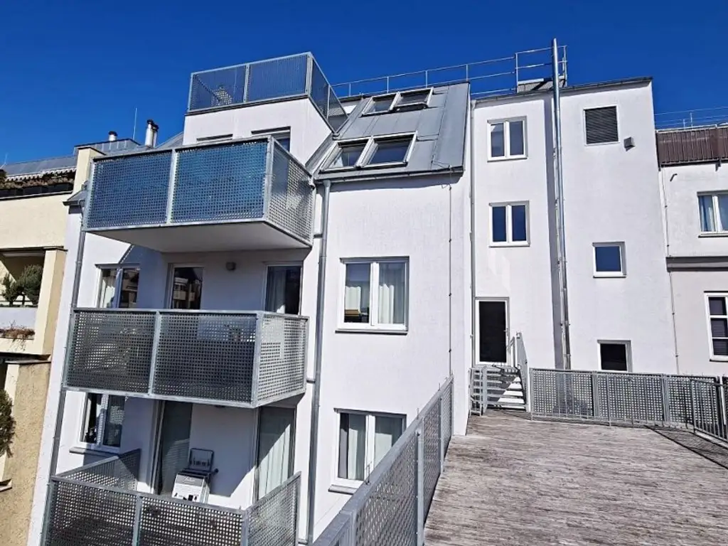 U3-NÄHE, LORYSTRASSE, sonnige 74 m2 Neubau mit 8 m2 Balkon, 2 Zimmer, Wohnküche, Wannenbad, Garage möglich, 3. Liftstock