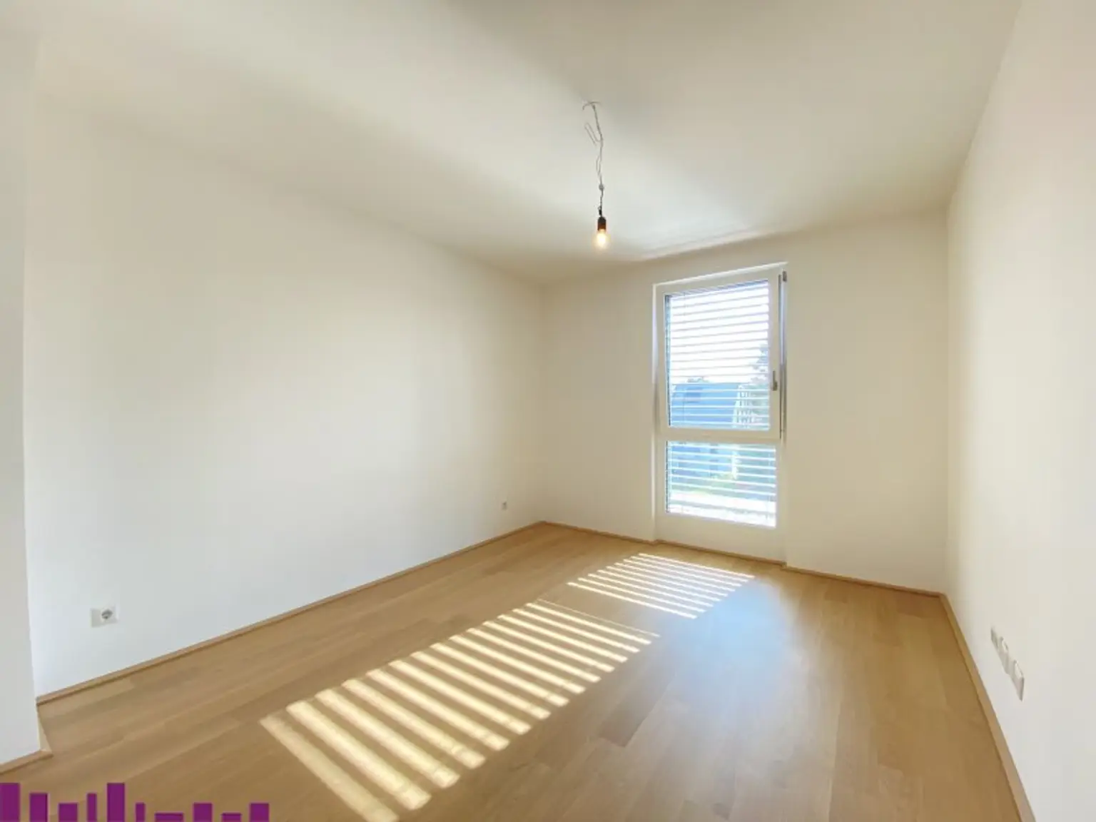 Großzügige 2 Zimmer mir riesiger Terrasse - hell und modern - super Lage!