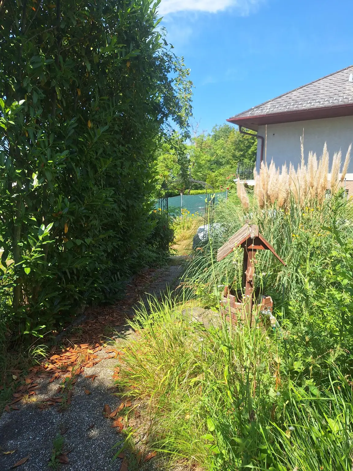LIEBEVOLL SANIERTER BUNGALOW IN BEGEHRTER WOHNLAGE SAMT HOHER LEBENSQUALITÄT UND GUTER VERKEHRSANBINDUNG