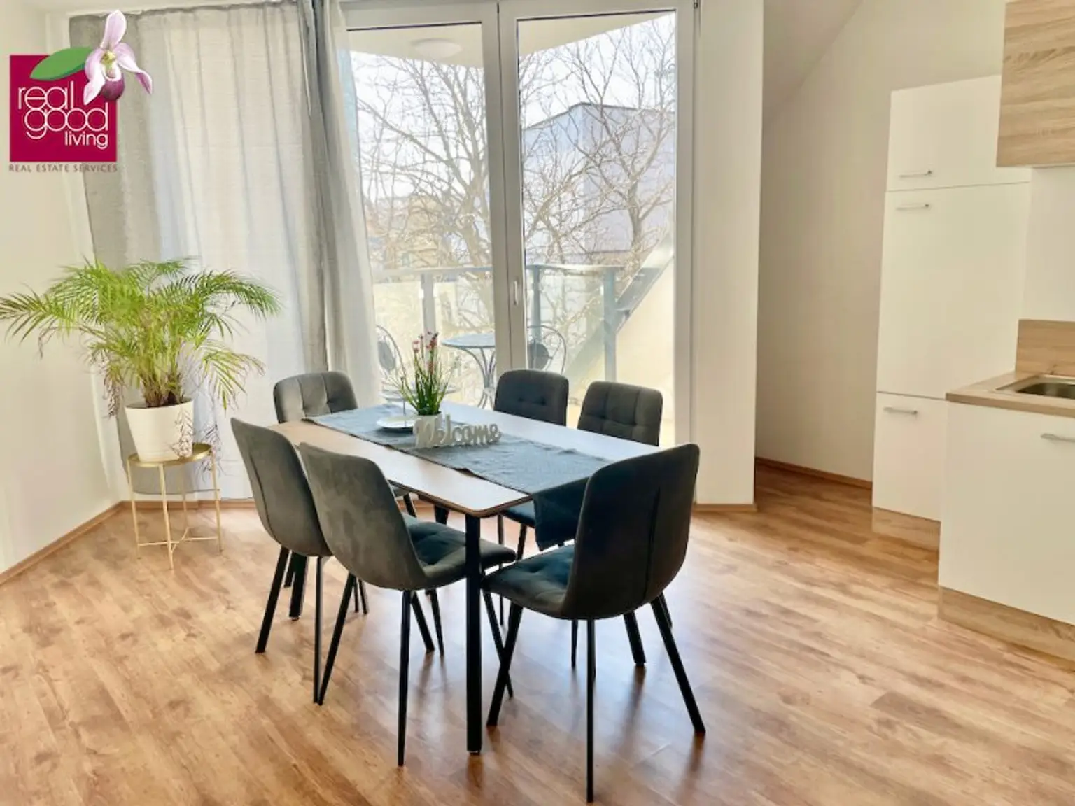 Neubau-Apartment mit Balkon in repräsentativen Gründerzeithaus